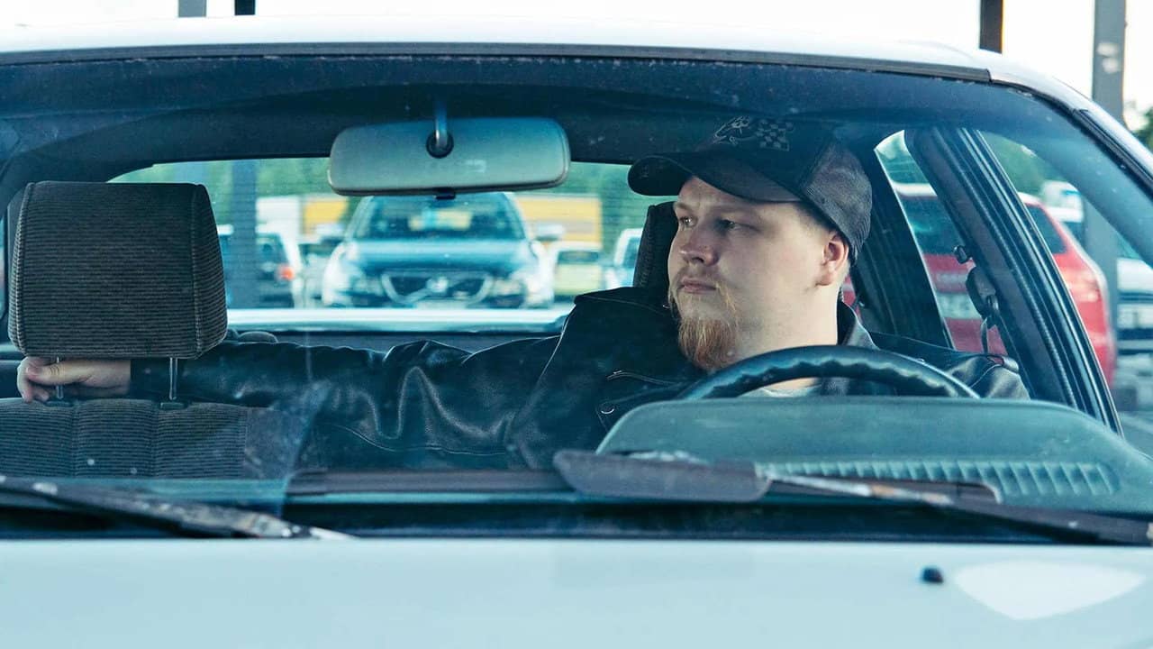 Topi - nuoren miehen elämää backdrop