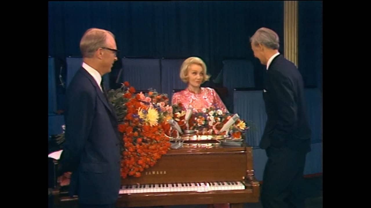Ettan gästar: Marlene Dietrich backdrop