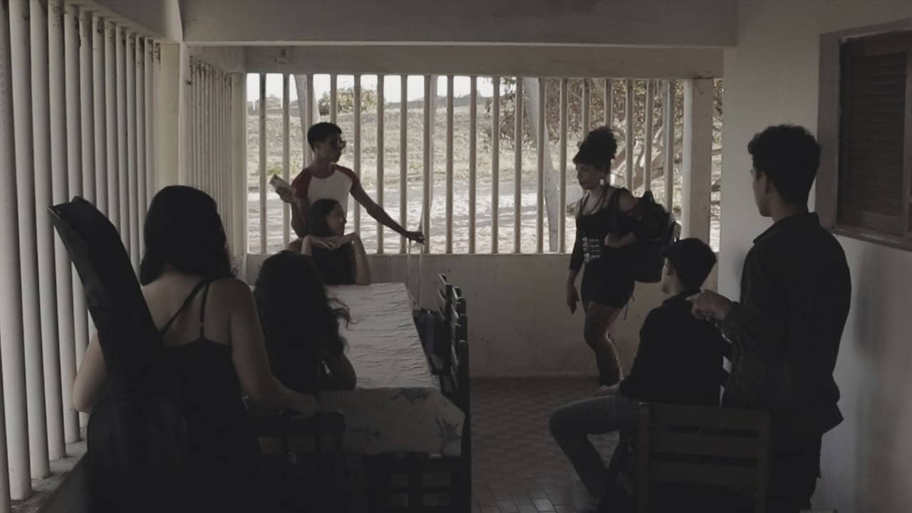 Em Pânico 2 backdrop