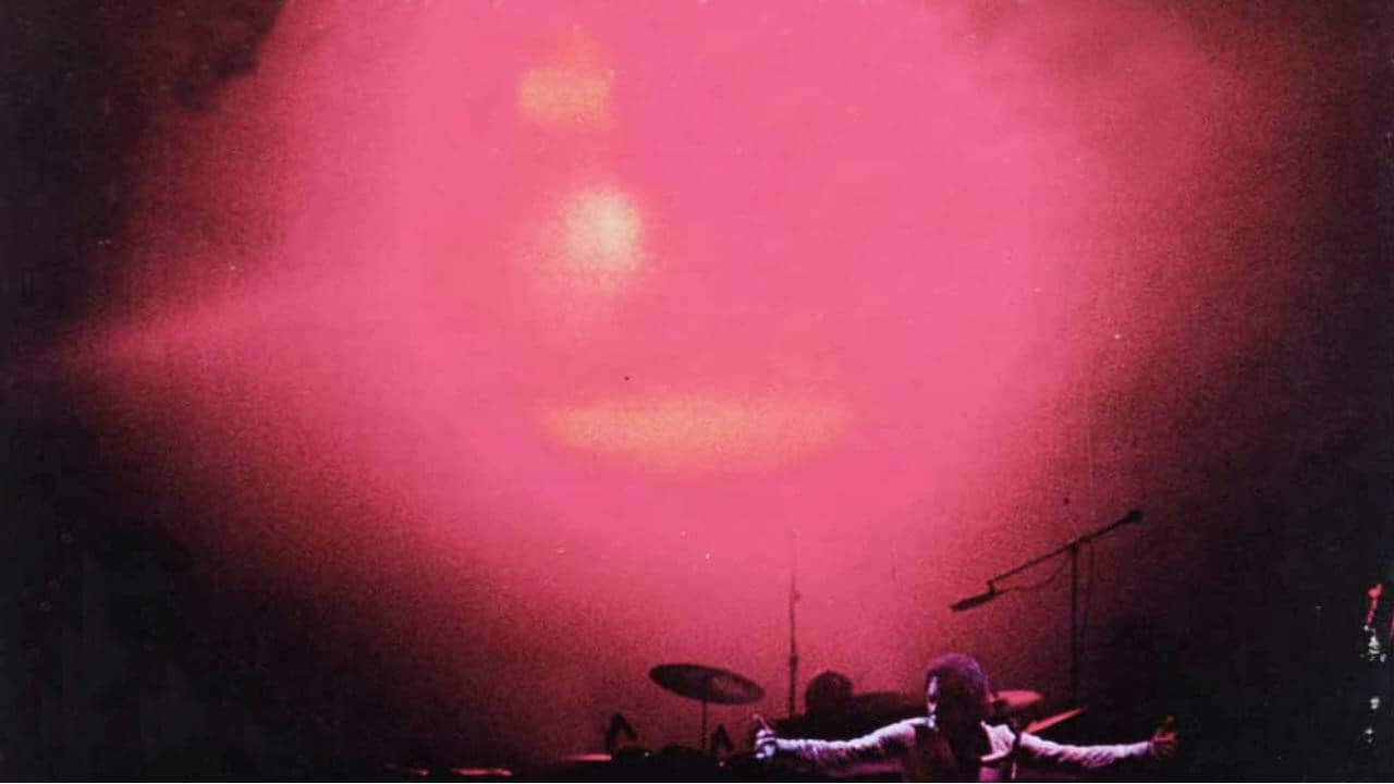 Neil Diamond : Live At the Greek Theatre 1976 backdrop