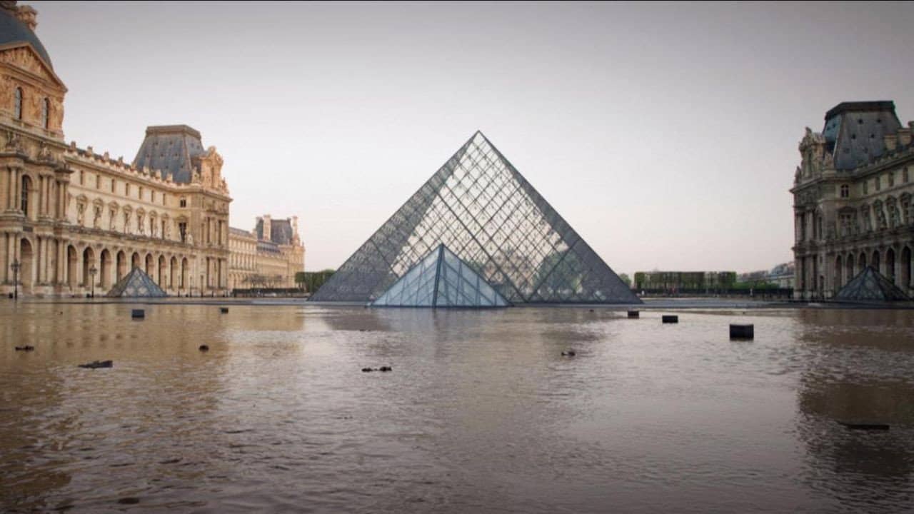 Quand la Seine débordera backdrop