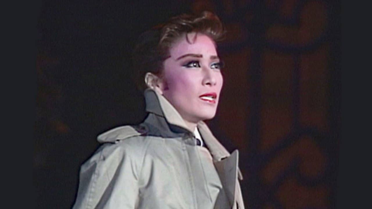 In the Amber-Hued Rain / Je t’aime backdrop