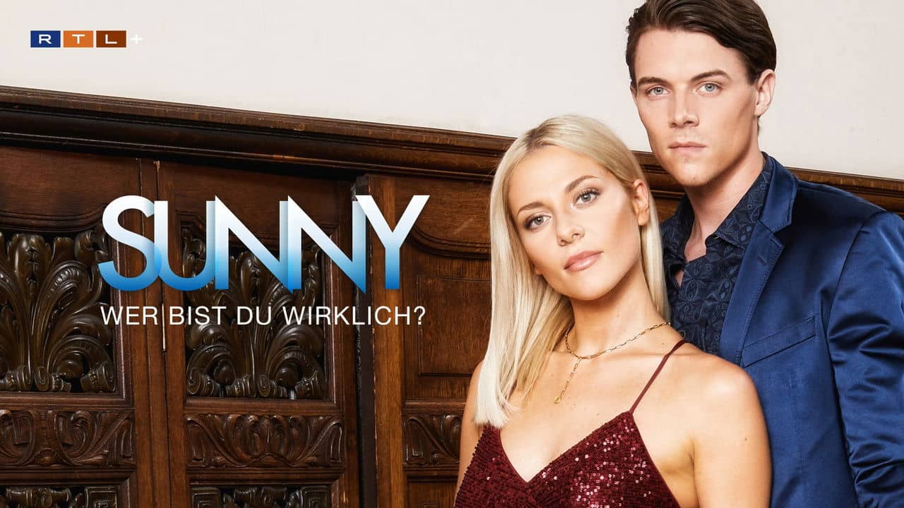 Sunny - Wer bist Du wirklich? backdrop