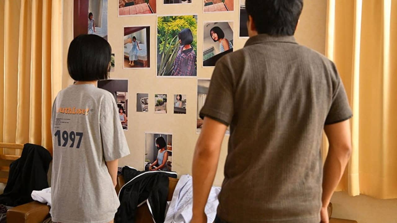 CAWD-800 "Natsu, you're my property, you know?" I moved into a co-ed share house for security reasons, but... my deluded roommate started acting like my boyfriend and became a possessive stalker... backdrop