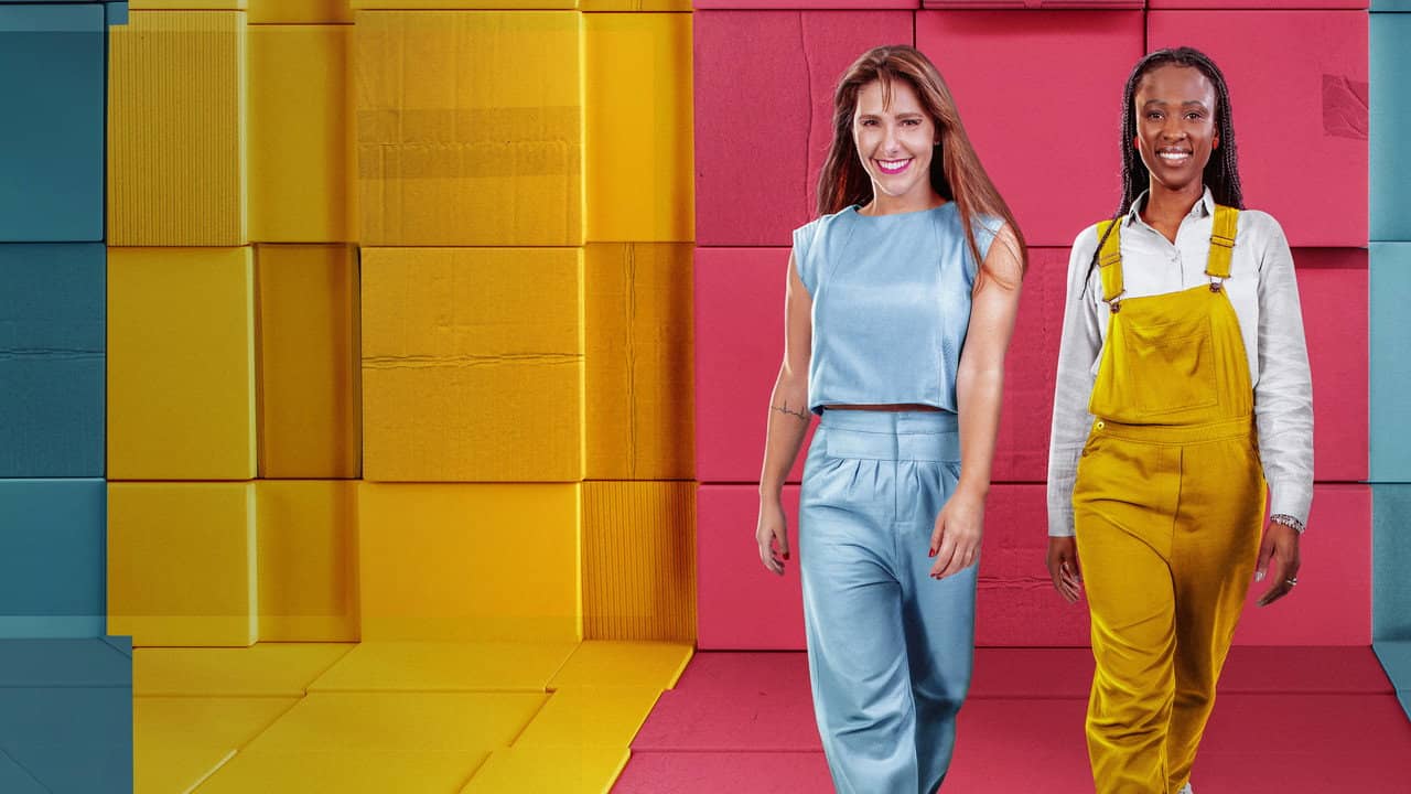 Menos É Demais backdrop