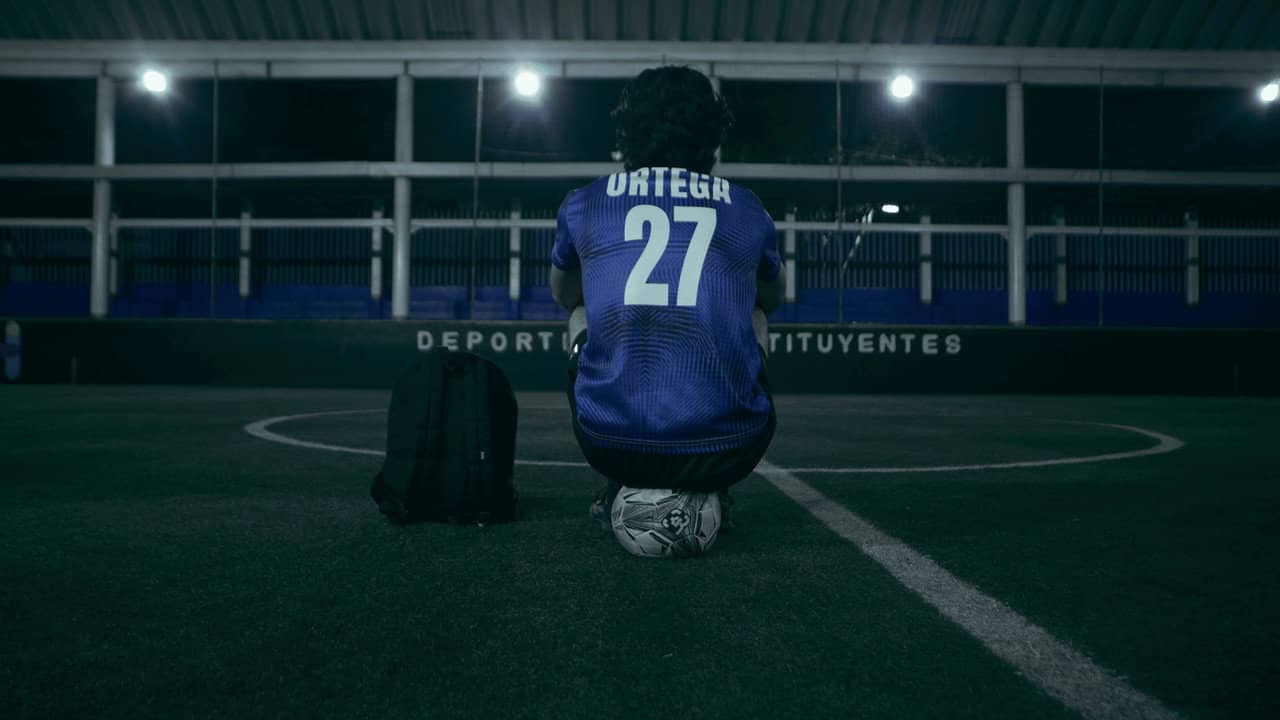 Dentro de Líneas backdrop