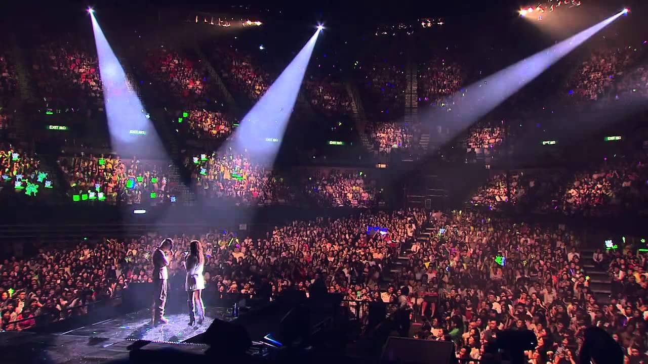 Come 2 Me Beauty Live On Stage 林峰演唱会 2010 backdrop