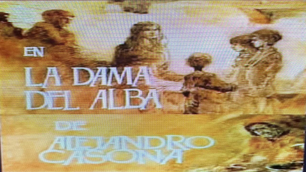La dama del Alba backdrop