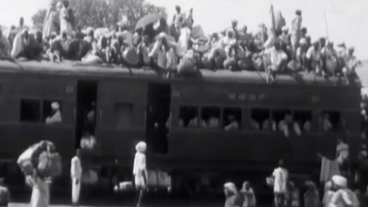 Lahore - Refugees from India backdrop