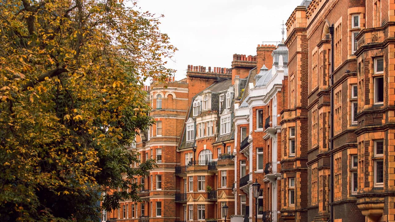 Selling London backdrop