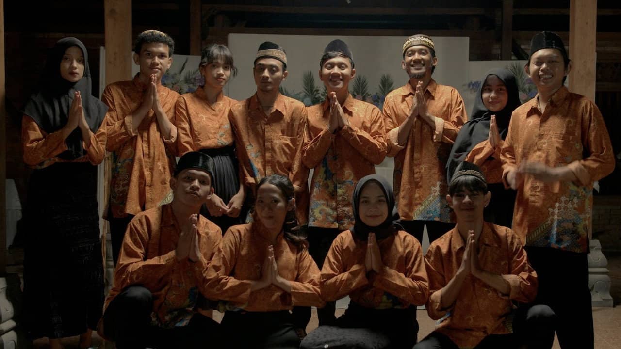 Pung Ra Ra Nembung backdrop