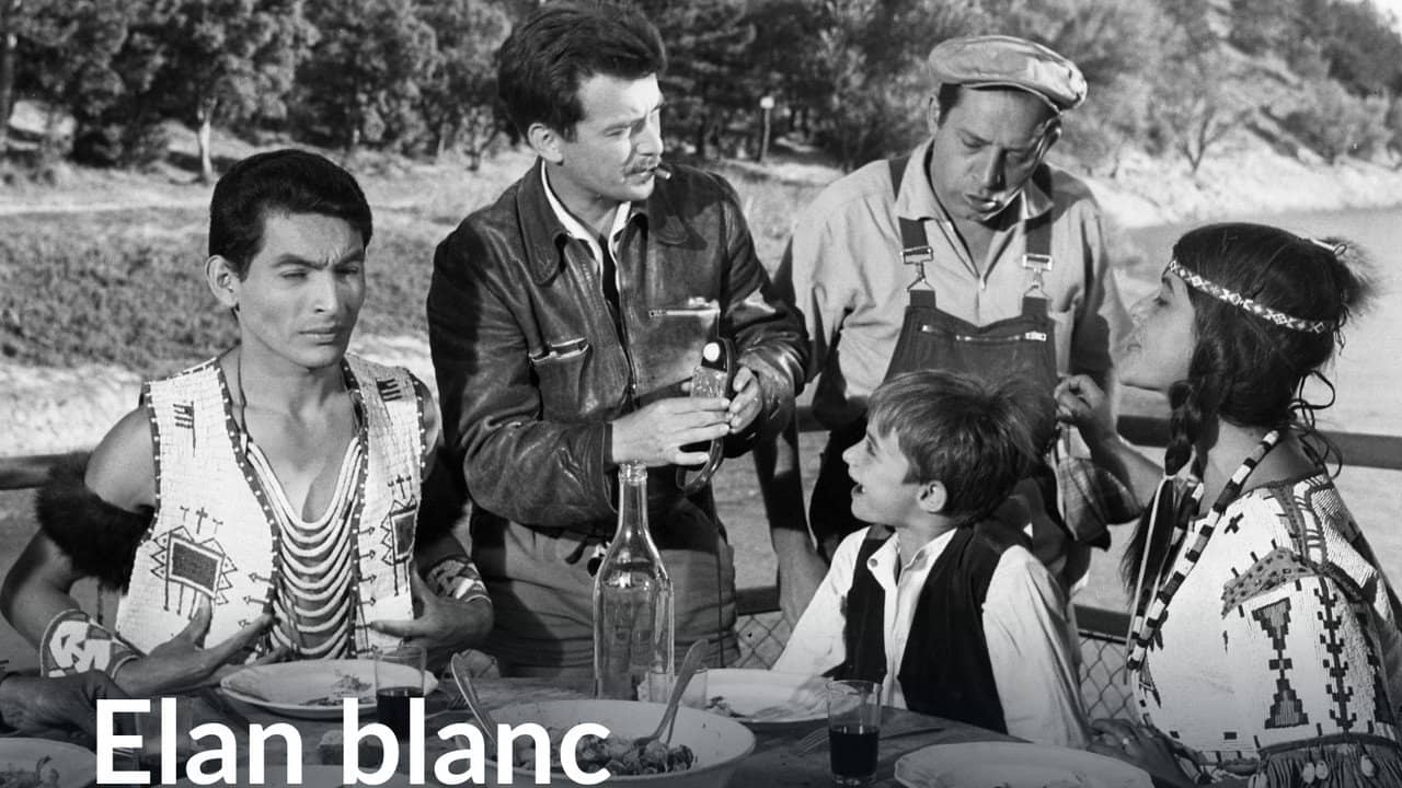 Elan blanc backdrop