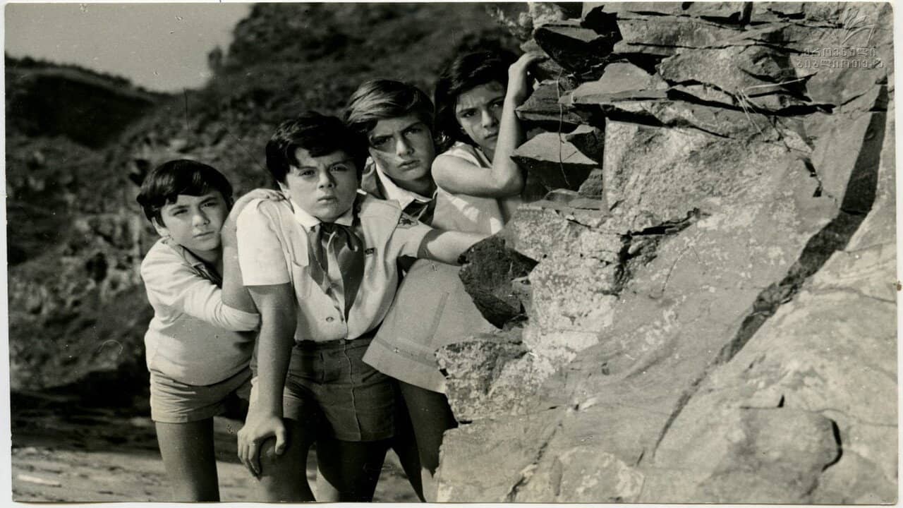 Seekers of the sunken city backdrop