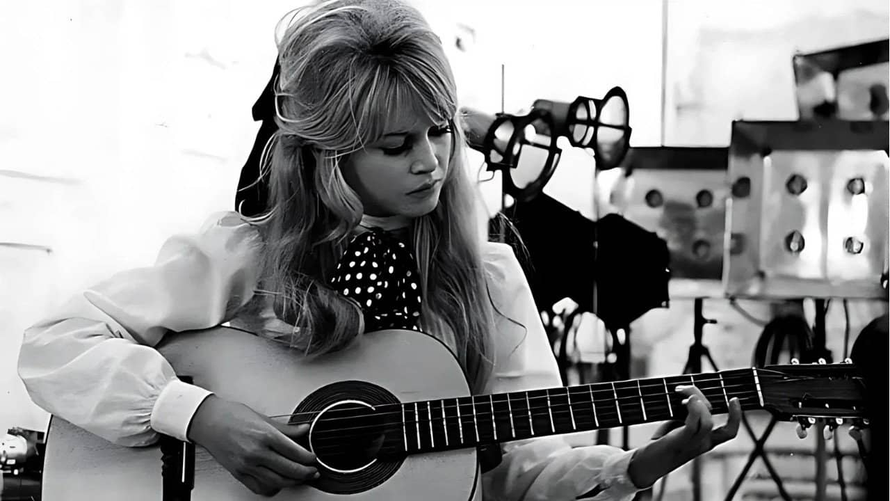 Brigitte Bardot : Divine B.B. backdrop