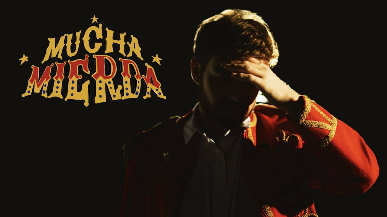 Mucha mierda backdrop