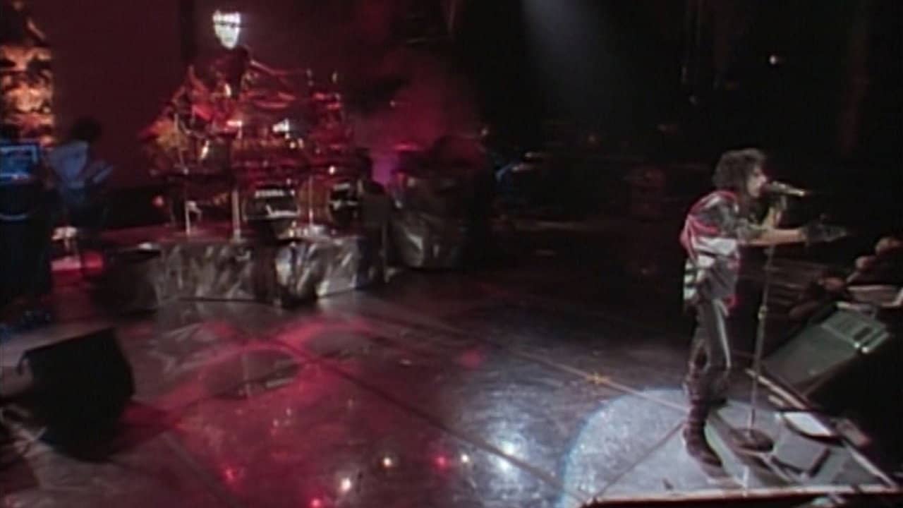 Alice Cooper: Trashes The World backdrop