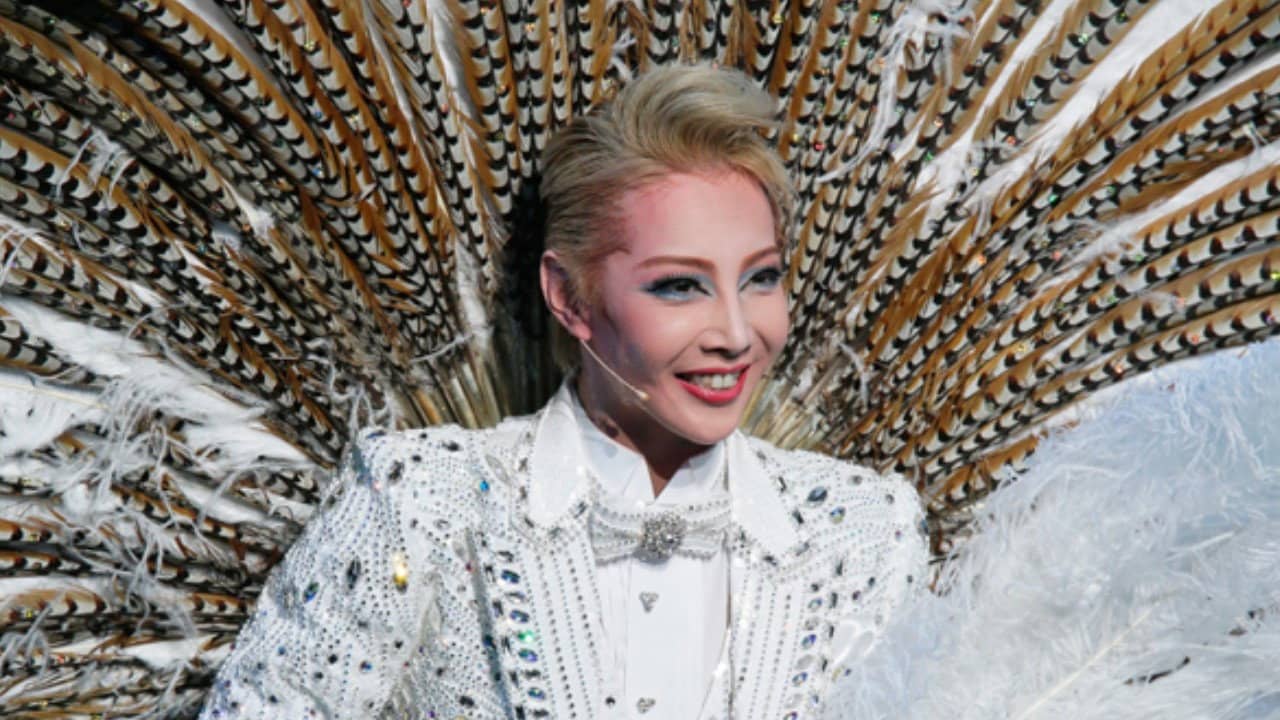 Etoile de Takarazuka backdrop