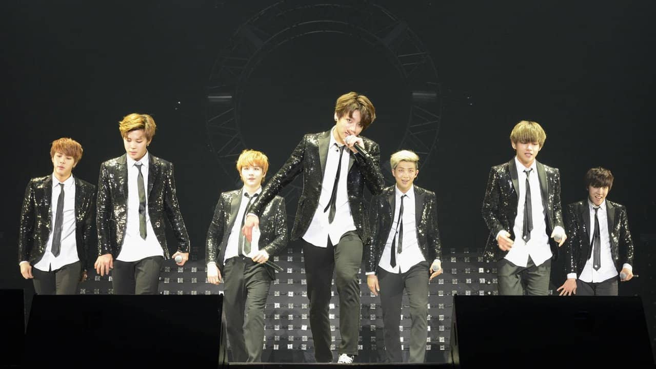BTS 1st JAPAN TOUR 2015「WAKE UP:OPEN YOUR EYES」 backdrop