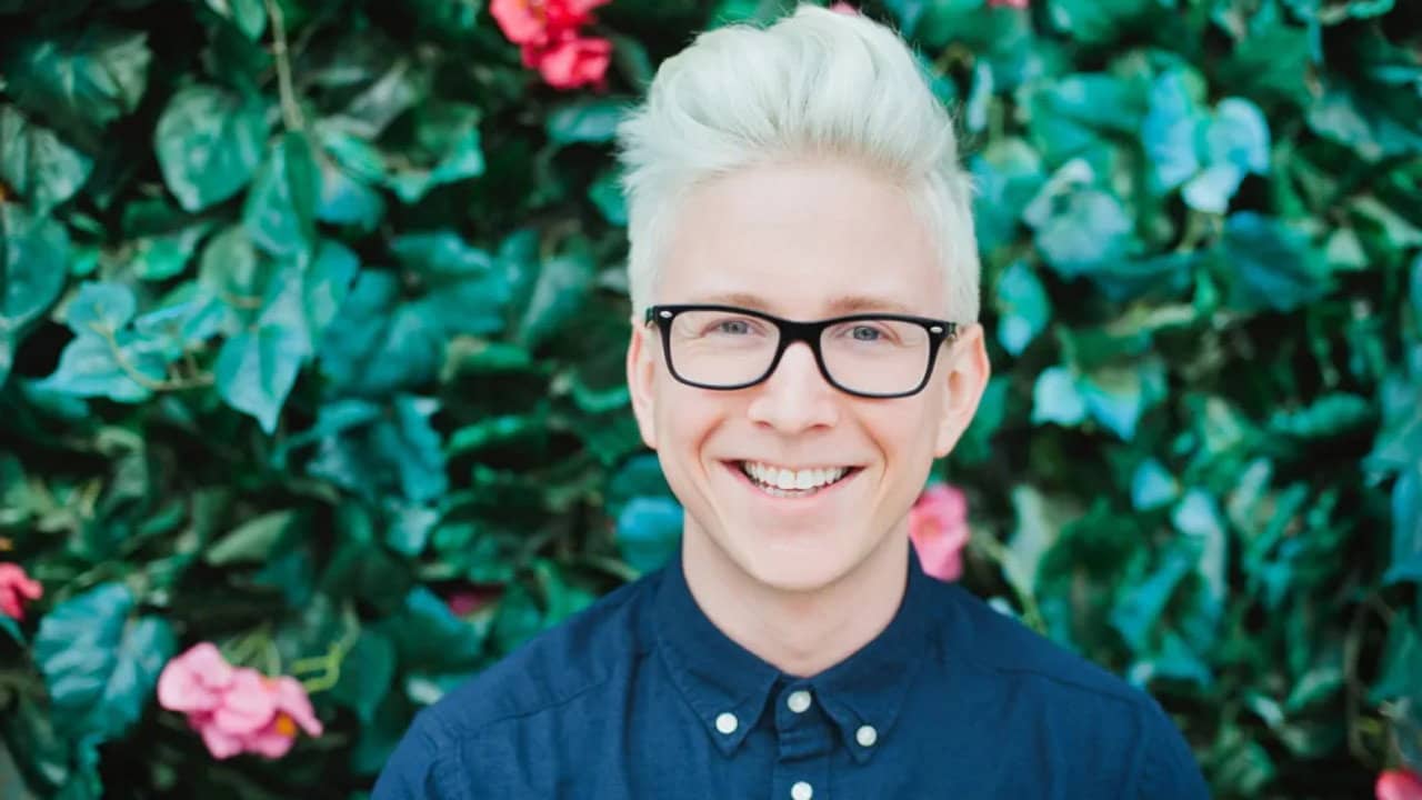 Snervous Tyler Oakley backdrop