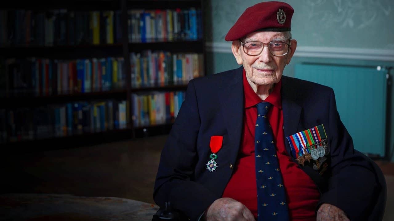 D-Day: The Soldiers' Story backdrop