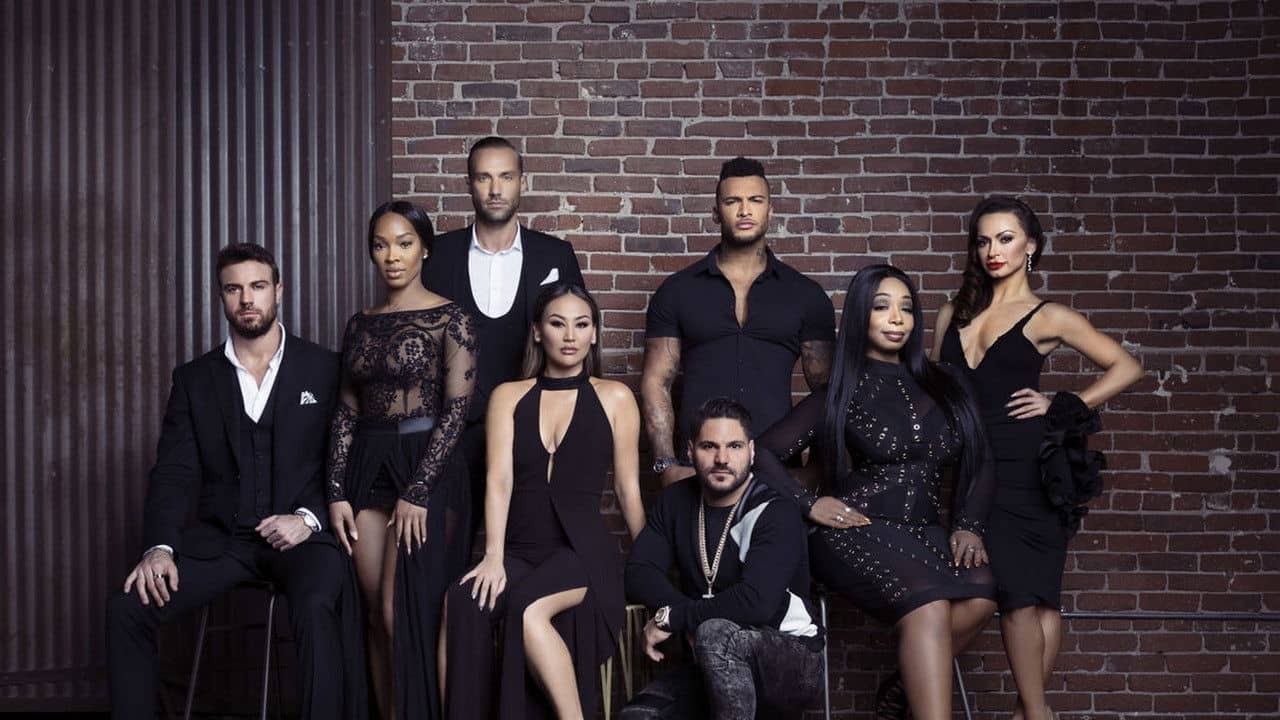 Famously Single backdrop