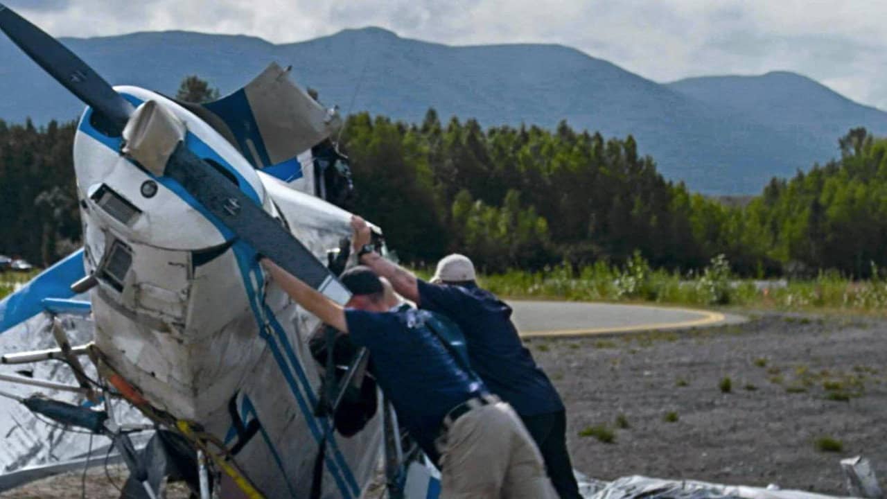 Alaska Aircrash Investigations backdrop