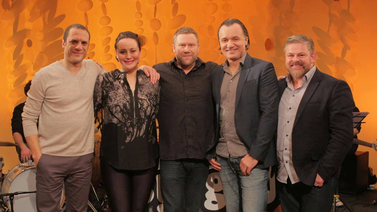 Syng og gæt backdrop