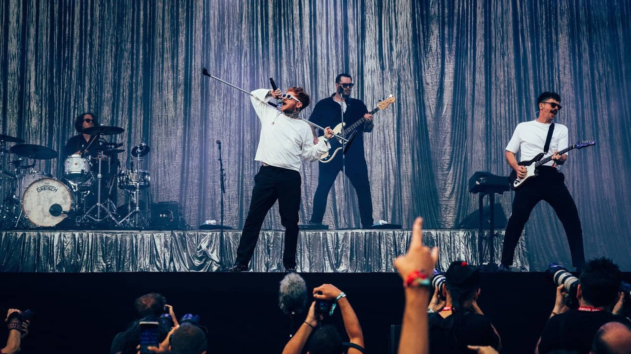 Frank Carter and the Rattlesnakes - Rock en Seine 2024 backdrop