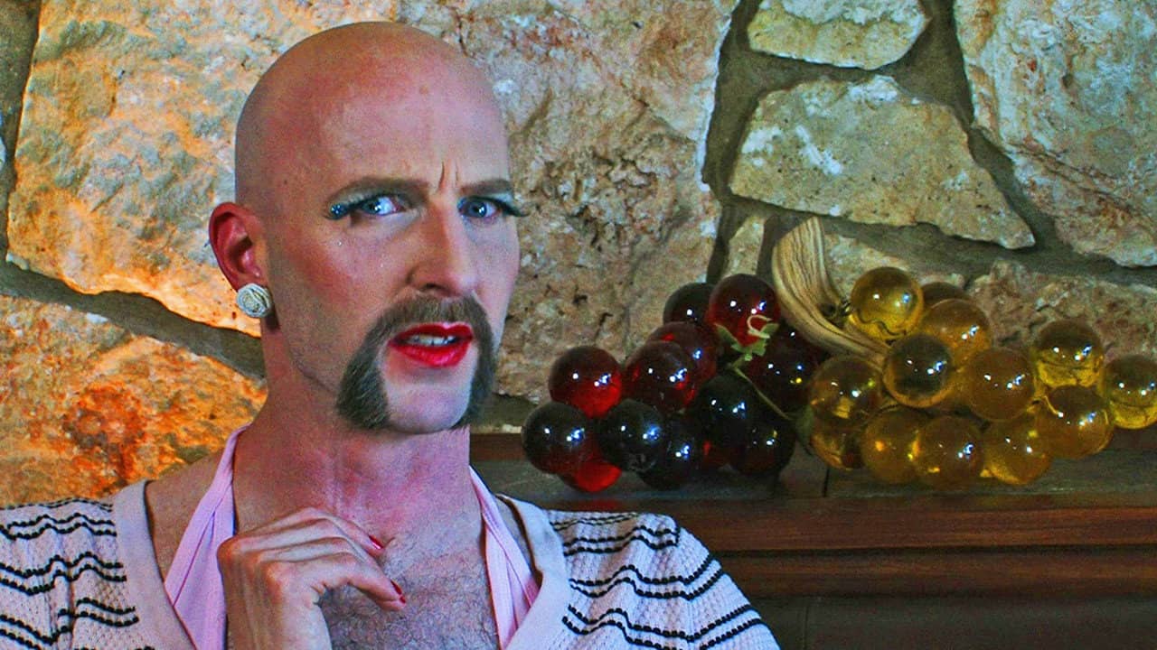 Waxie Moon in Fallen Jewel backdrop