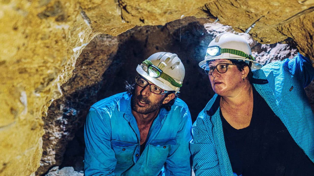 Gem Hunters Down Under backdrop