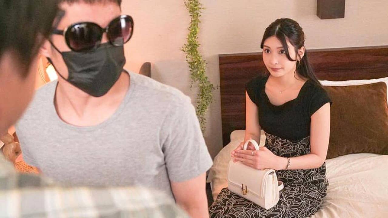 START-205 A man films his girlfriend having sex with a strangers for his personal use. Suzu Honjo backdrop