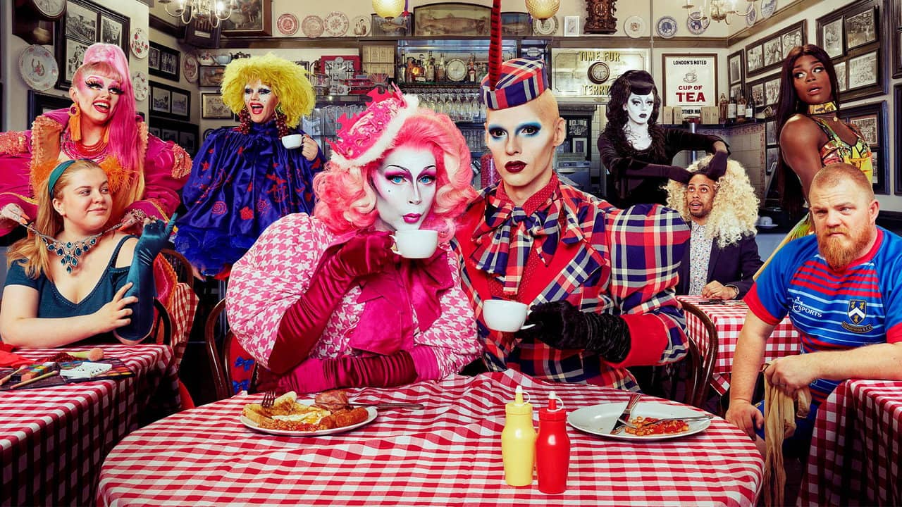 Drag SOS backdrop