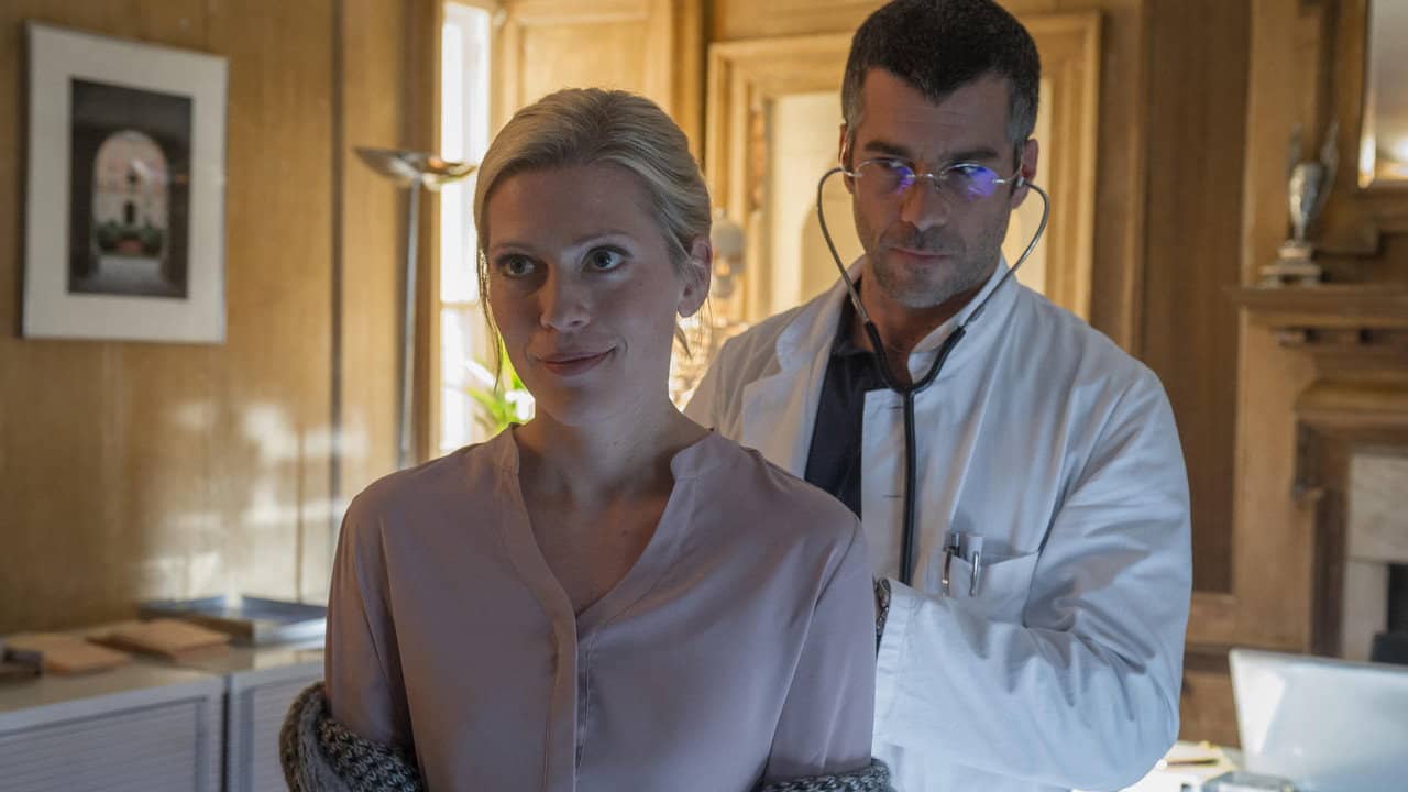 Rosamunde Pilcher: Ein Doktor und drei Frauen backdrop