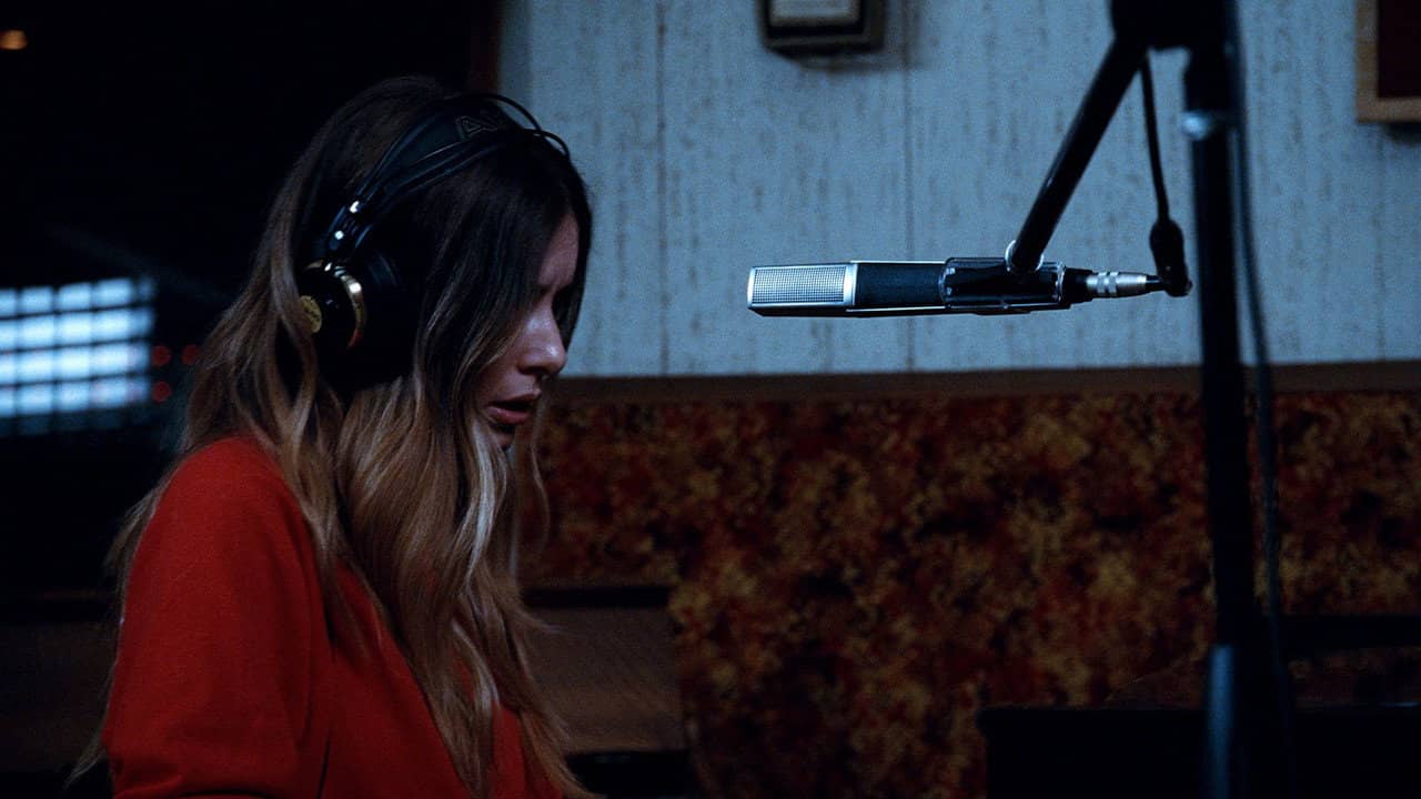 HAIM / Valentine backdrop