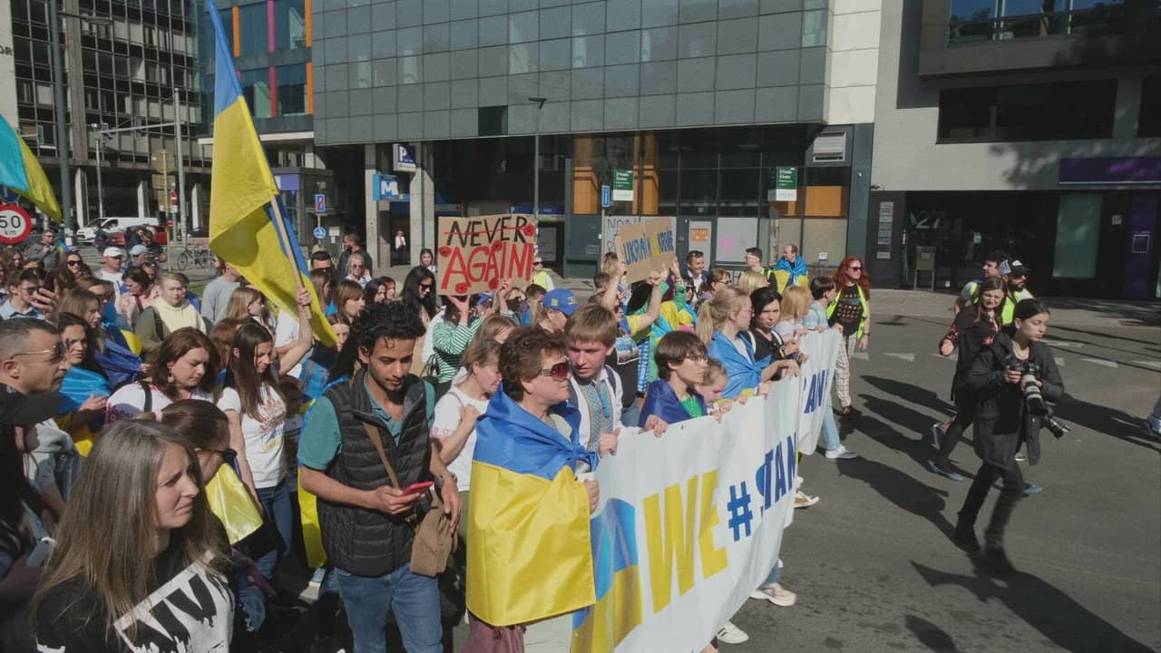 Don't Leave Me Behind: Stories of Young Ukrainian Survival backdrop