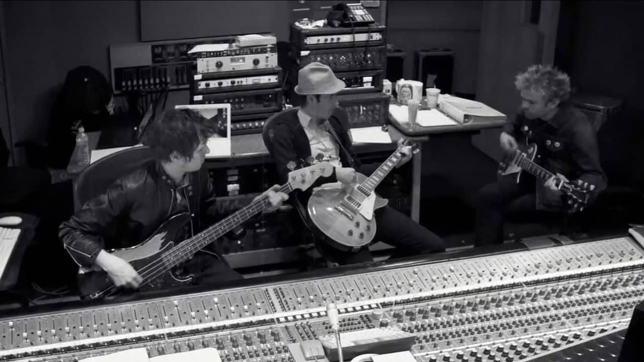 Sum 41: Don't Try This at Home backdrop