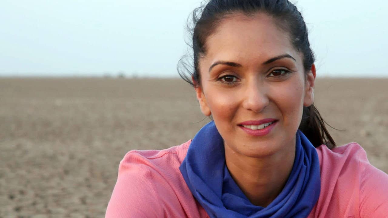 Dangerous Borders: A Journey Across India and Pakistan backdrop