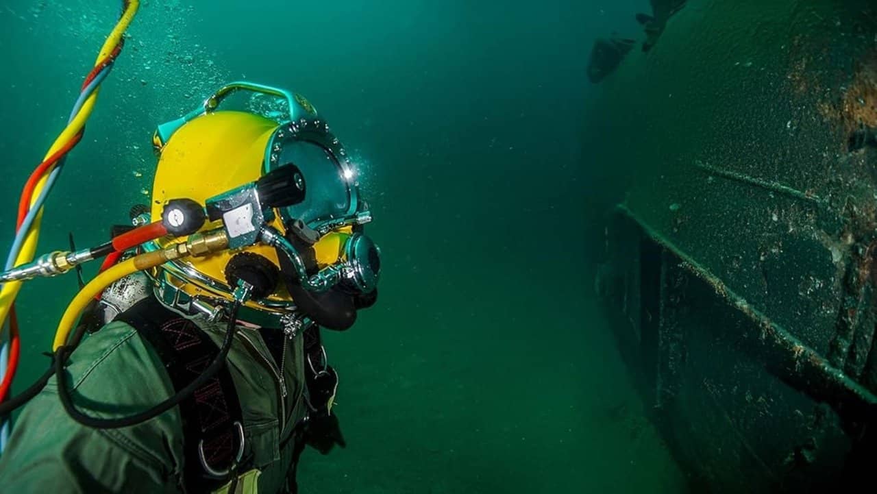 Ghosts & Gunships: Lost Submarines of the Civil War backdrop
