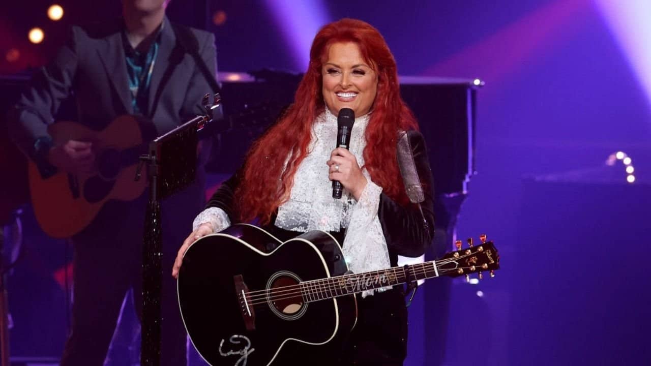 Wynonna Judd: Between Hell and Hallelujah backdrop