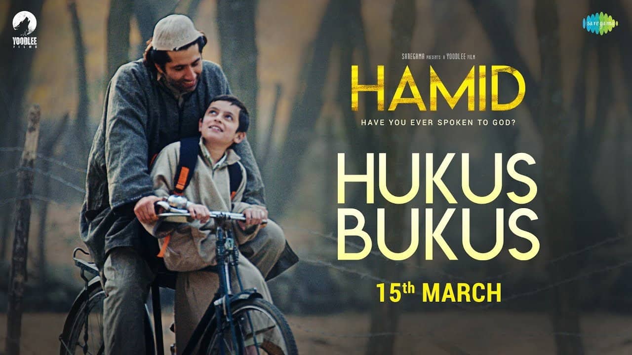 Hukus Bukus backdrop