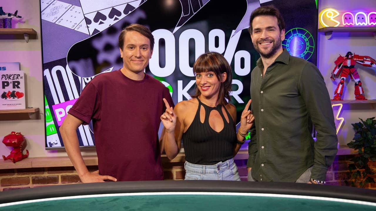 100% Poker backdrop