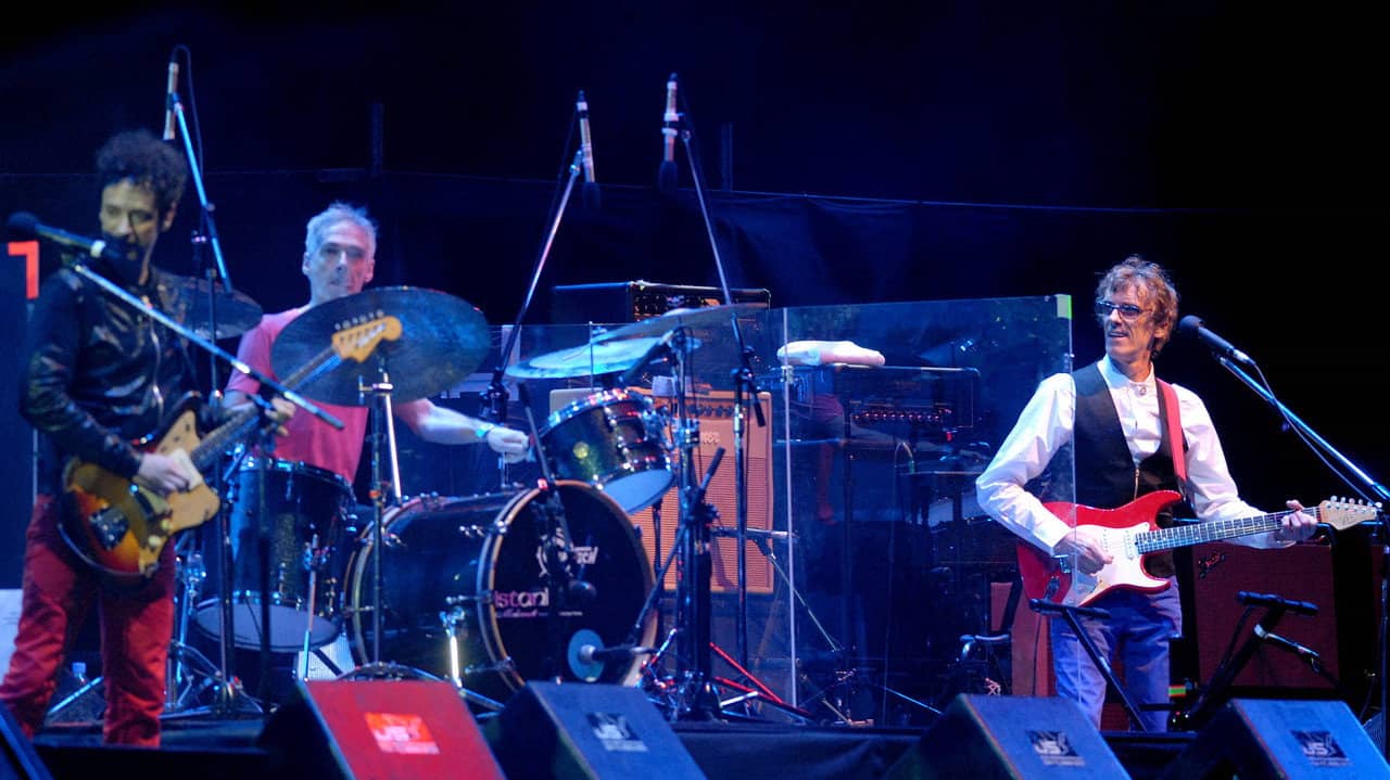 Spinetta y Las Bandas Eternas backdrop