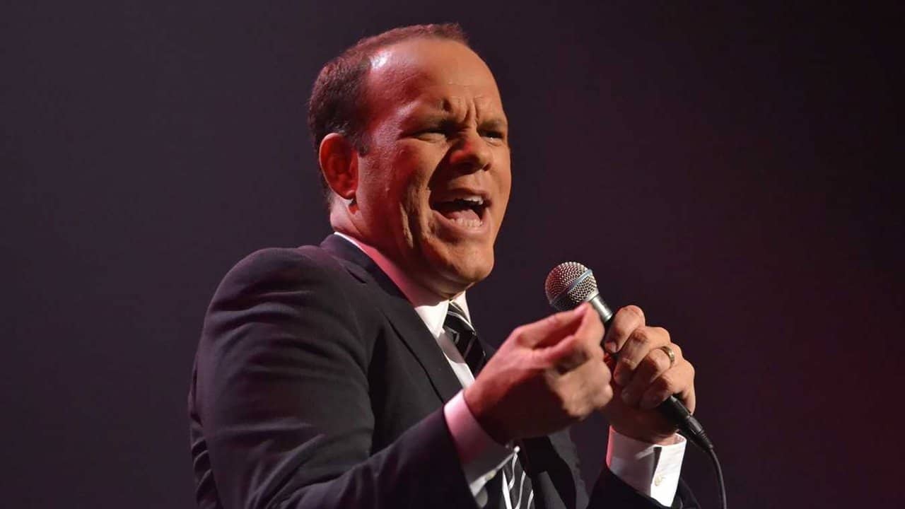 Tom Papa: Live in New York City backdrop