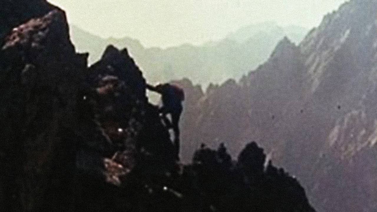 Jestřábí věž backdrop