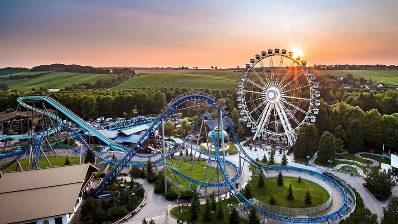 Les parcs d'attractions préférés des Français backdrop