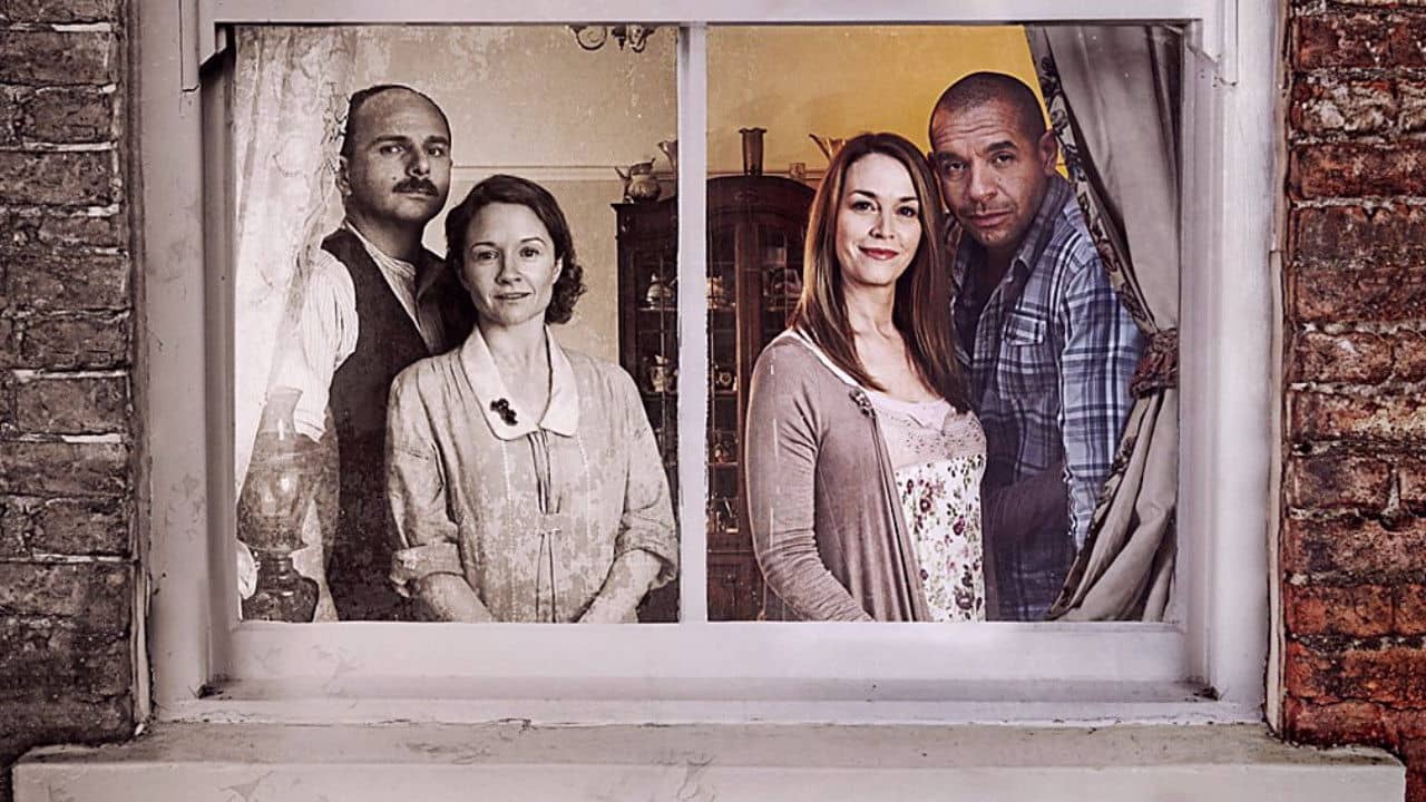 32 Brinkburn Street backdrop