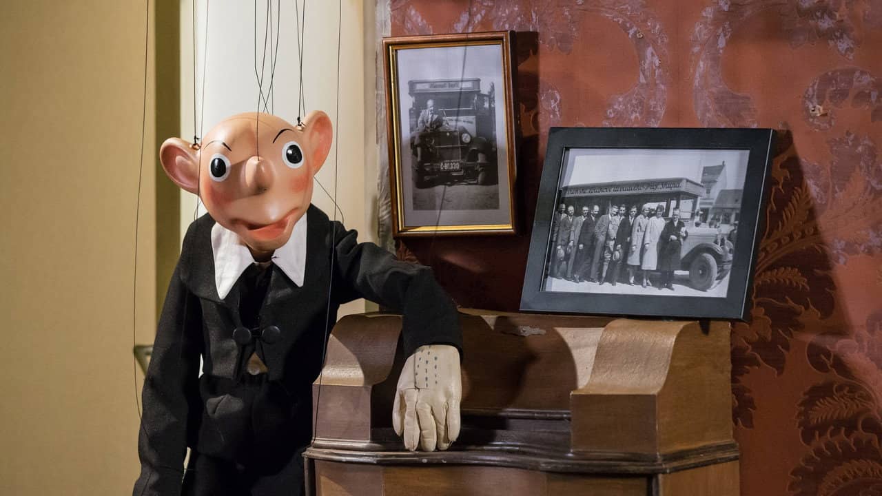 Neobyčejný život Josefa Spejbla backdrop