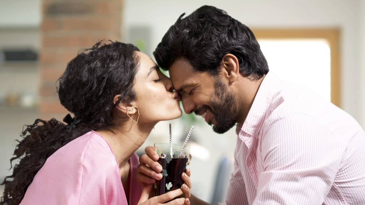 Love, Sitara backdrop