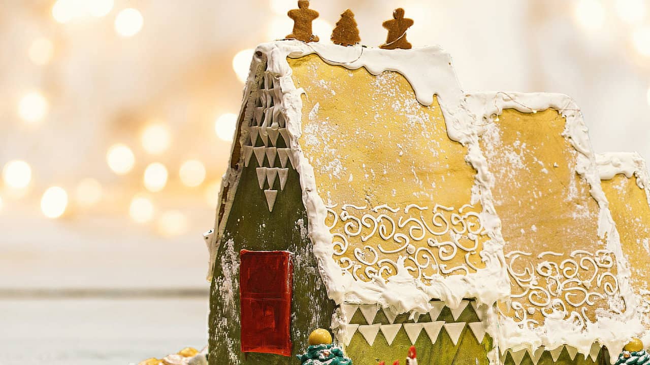 Holiday Baking Championship: Gingerbread Showdown backdrop