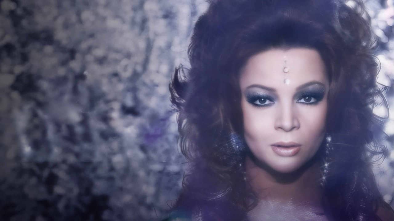 Super Sara backdrop